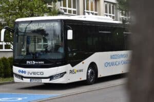 Powiat Wodzisławski na ponownych zakupach. Hybrydy bez elektrobusów i bez podziału na części. Analiza SWZ