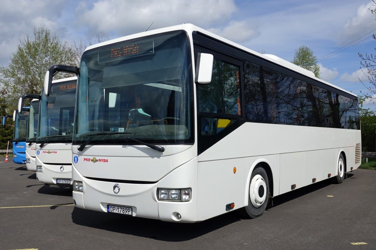 Infobus - Powiat unieważnia przetarg na autobus dla PKS Nysa z powodu … zbyt niskiego przebiegu