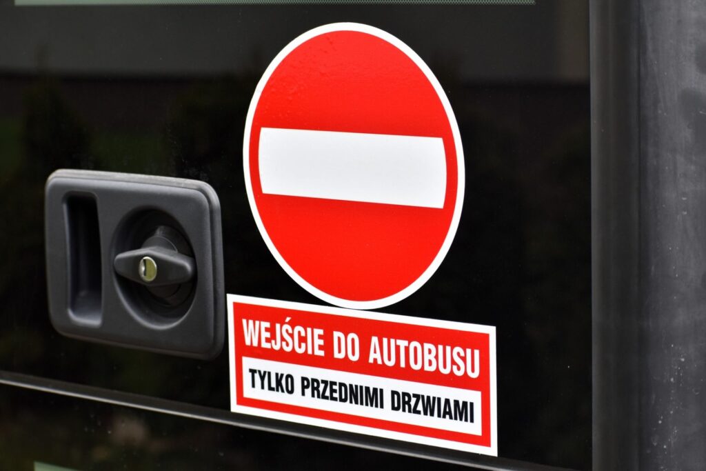 Autobusy niskoemisyjne dla PKS Racibórz: Zamawiający poprawił specyfikację. Analiza SWZ