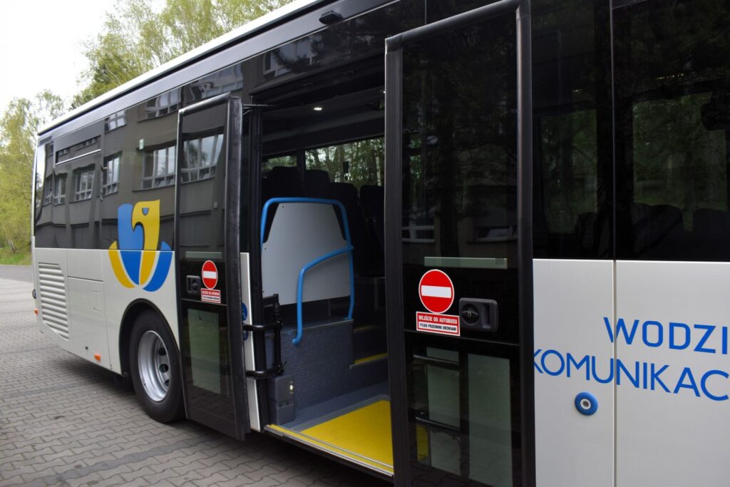 Autobusy dla PKS Racibórz: Zamawiający poprawił specyfikację. Analiza SWZ