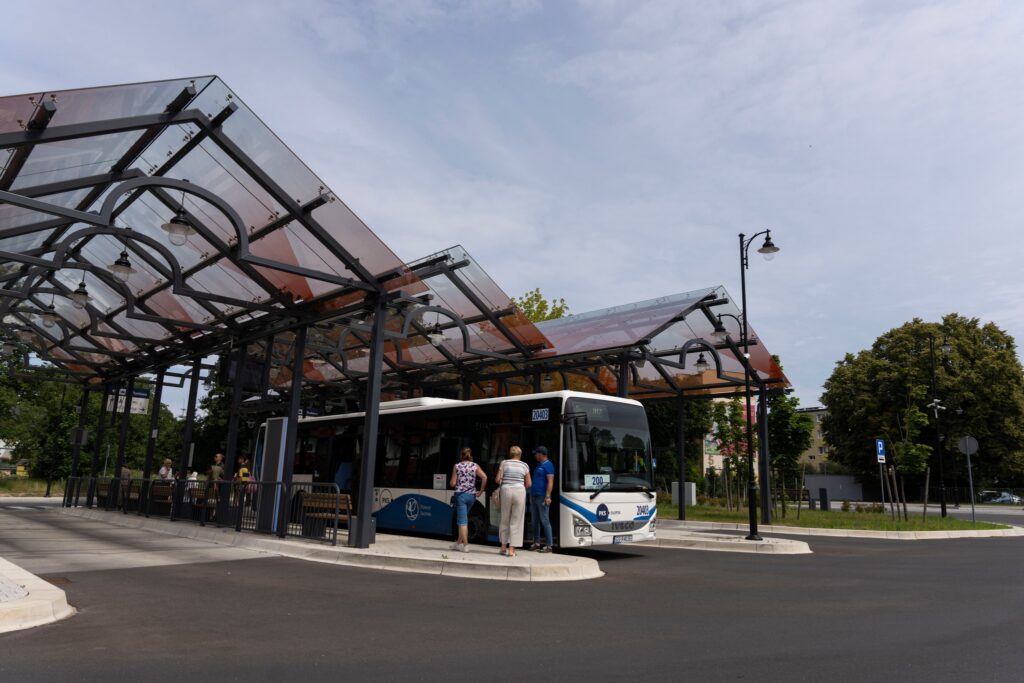 Powiat Słupski zamawia też elektrobusy dla PKS-u. Sześć nowych autobusów i ładowarki