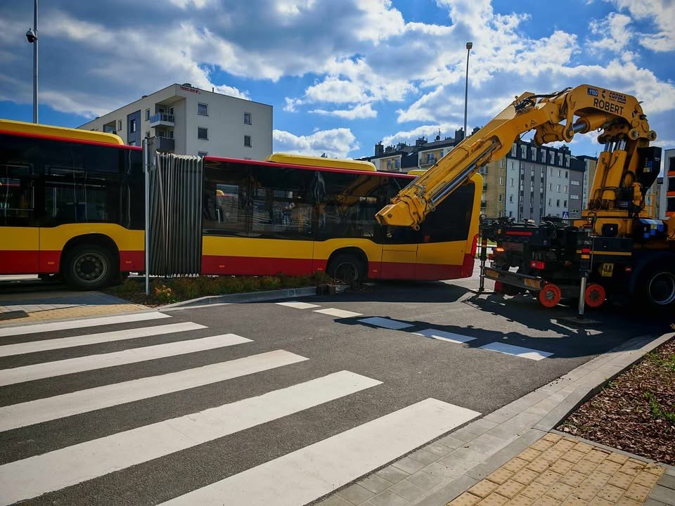 Wrocław: Autobus utknął na nowej pętli Jagodno. Podano przyczynę