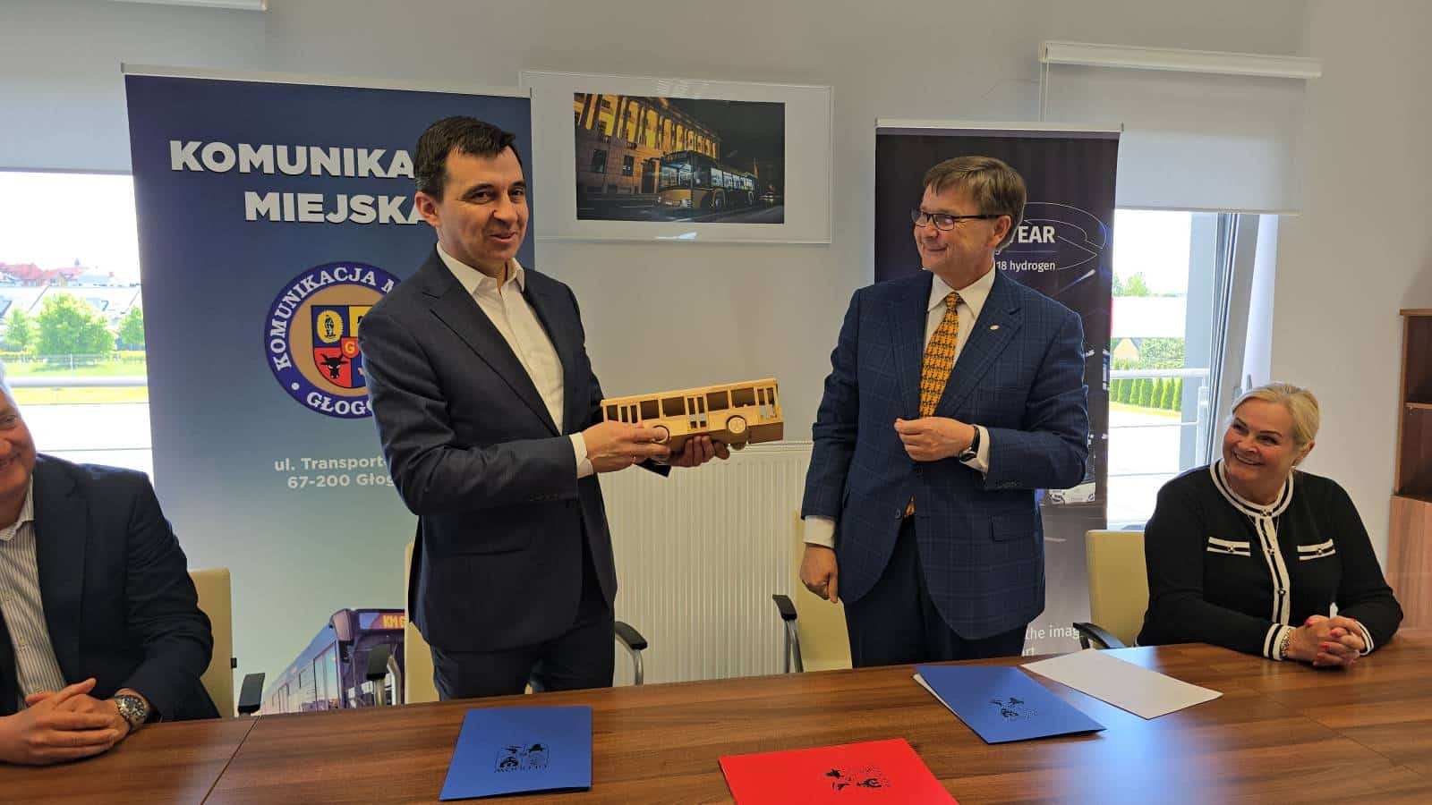 Infobus - Głogów ma umowę z Solarisem na kolejne autobusy elektryczne dla KM