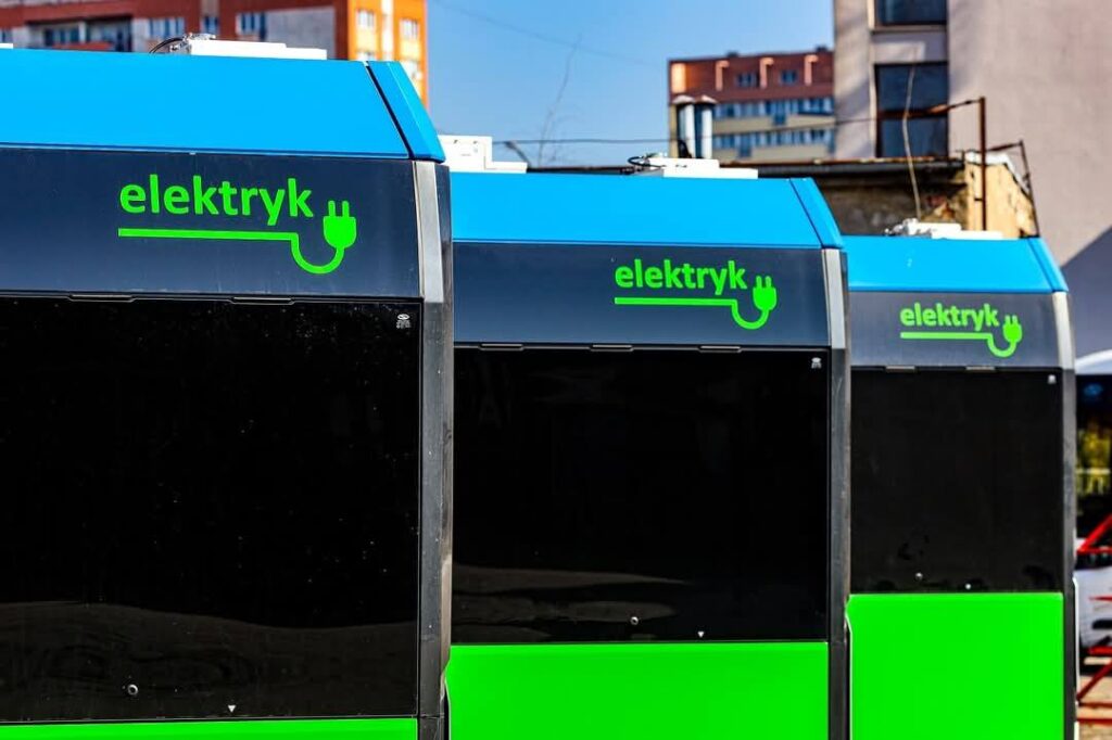 Szczecin będzie inwestował w kolejne ładowarki pantografowe. Zabezpieczono środki / fot. UM Szczecin