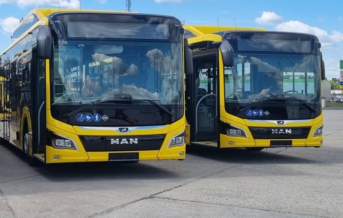 PKS Lubin modernizuje flotę autobusową. Trzy nowe gazowe MAN Lion’s City 12C już w zajezdni / fot. PKS Lubin