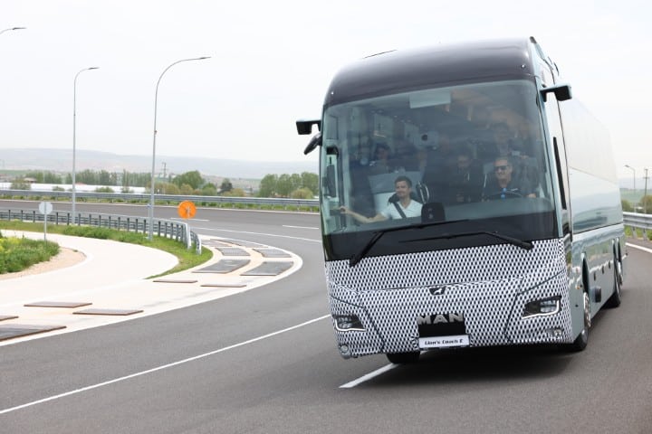 Zrównoważone podróże: MAN wyprodukował pierwszy w Europie autokar elektryczny