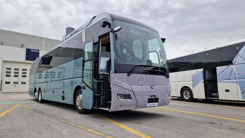 MAN pokazał swój pierwszy autokar elektryczny Lion’s Coach 14 E. Premiera na Busworld 2025