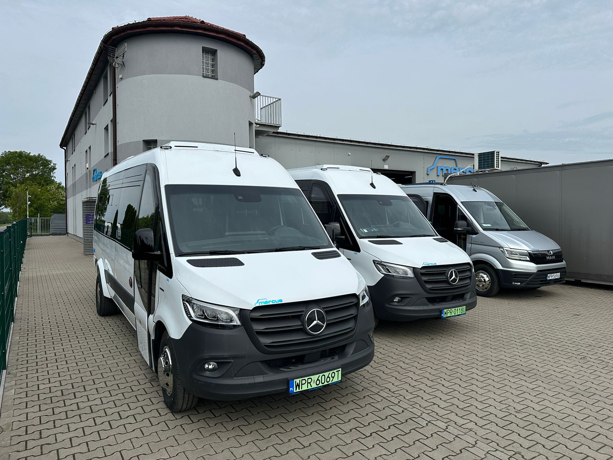 Infobus - Kolejne minibusy Mercusa wyruszyły na Litwę. Po raz pierwszy wersji e-Sprinter
