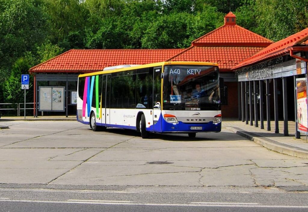 Koleje Małopolskie wybierają operatora autobusowego na linię A40. W ramach MLD