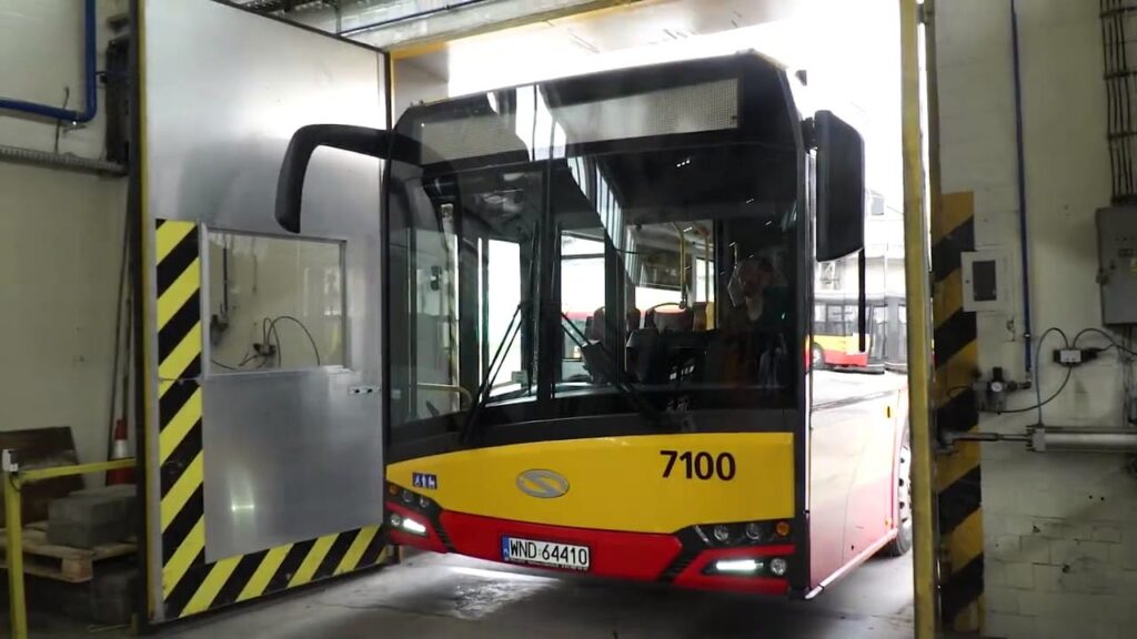 MZA Warszawa zmniejsza liczbę autobusów z autonomią w przetargu na 90 elektrobusów