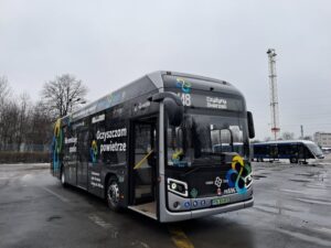 MPK Kraków potwierdza wybór NesoBusa. Po zaleceniach Prezesa UZP do usunięcia naruszeń