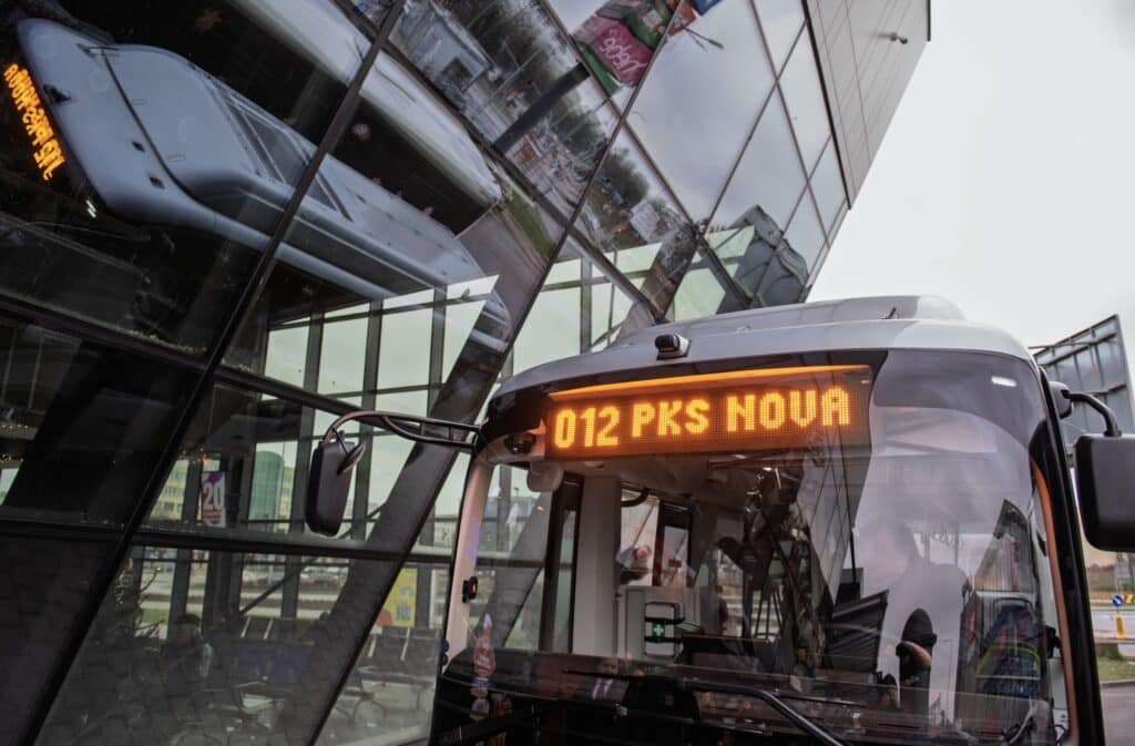PKS Nova w elektrycznej ofensywie. Przetarg na jeszcze sześć autobusów z CUPT-KPO