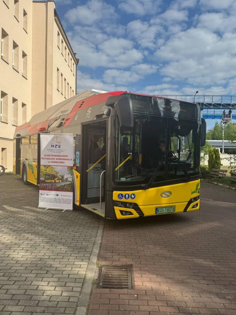 Solaris z serią umów na autobusy dla Rybnika, Oświęcimia, Gdyni i Łomianek