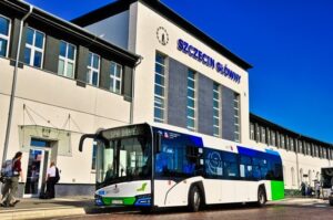 Dostawa autobusów jednoczłonowych niskopodłogowych z rynku wtórnego