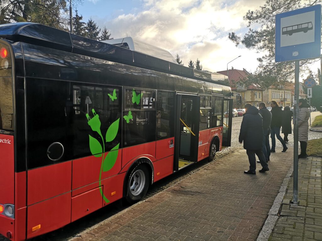 Szczytno kupuje kolejne autobusy elektryczne i ładowarkę. MIDI dwójka z EFRR