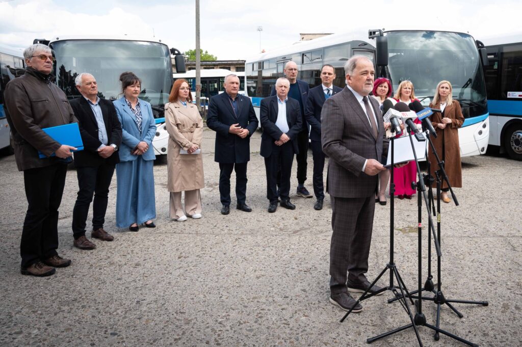 Nowe autobusy w taborze PKS-u Stalowa Wola. Od SOR Poland. / fot. Powiat Stalowowolski