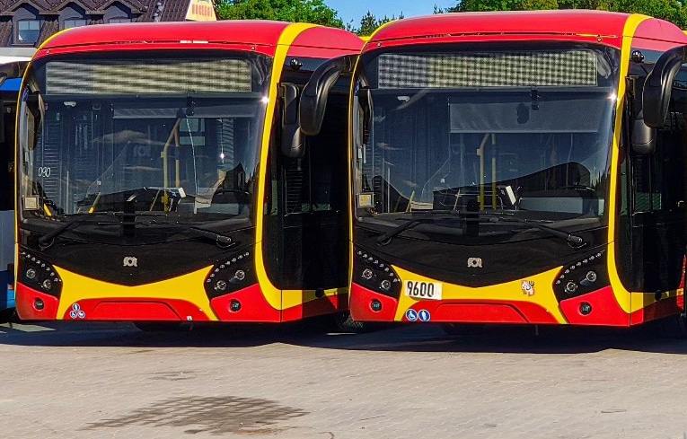 Liniowy debiut autobusu SOR NS18 w Polsce. Nowa flota Kłosoka we wrocławskiej aglomeracji fot. Leszek Kędzior / FB