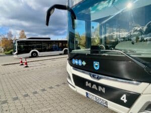 Miasto Starachowice podpisało umowę z firmą MAN na dostawę pięciu autobusów elektrycznych. Na ulicach Starachowic mają pojawić się w listopadzie.