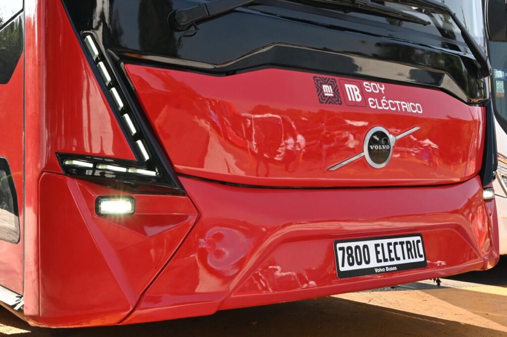 Volvo uruchamia produkcję elektrycznego dwuprzegubowego autobusu. W Brazylii fot. Volvo Buses
