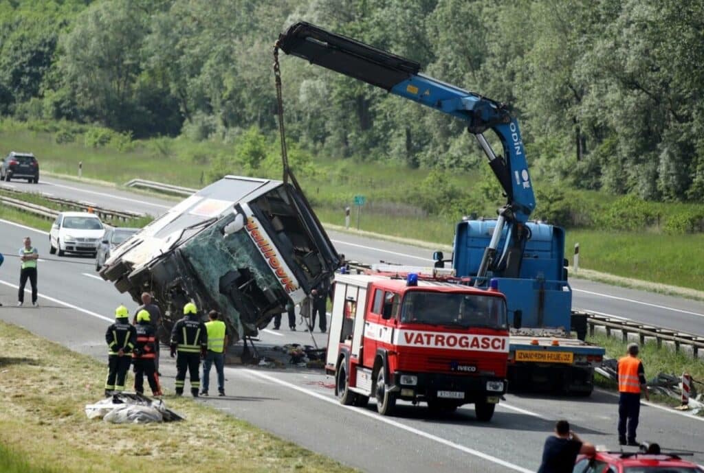 Chorwacja: Autobus piętrowy zderzył się z osobówką. Zginęły dwie osoby fot. Telegrfi.com