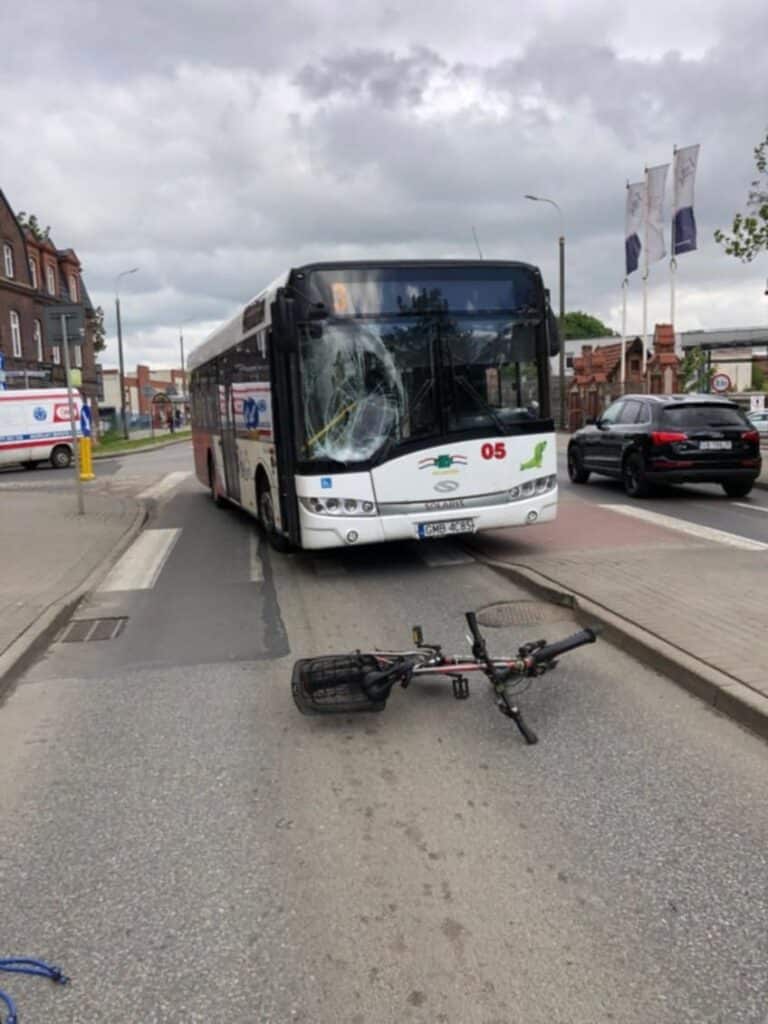 Seria zdarzeń z udziałem autobusów, pieszych i rowerzystów – Lublin, Malbork i Wrocław / fot. Policja