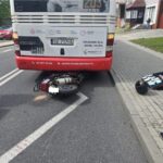Wypadek w Pszowie. Jadąc na skuterze wpadł pod autobus. Lądował śmigłowiec LPR