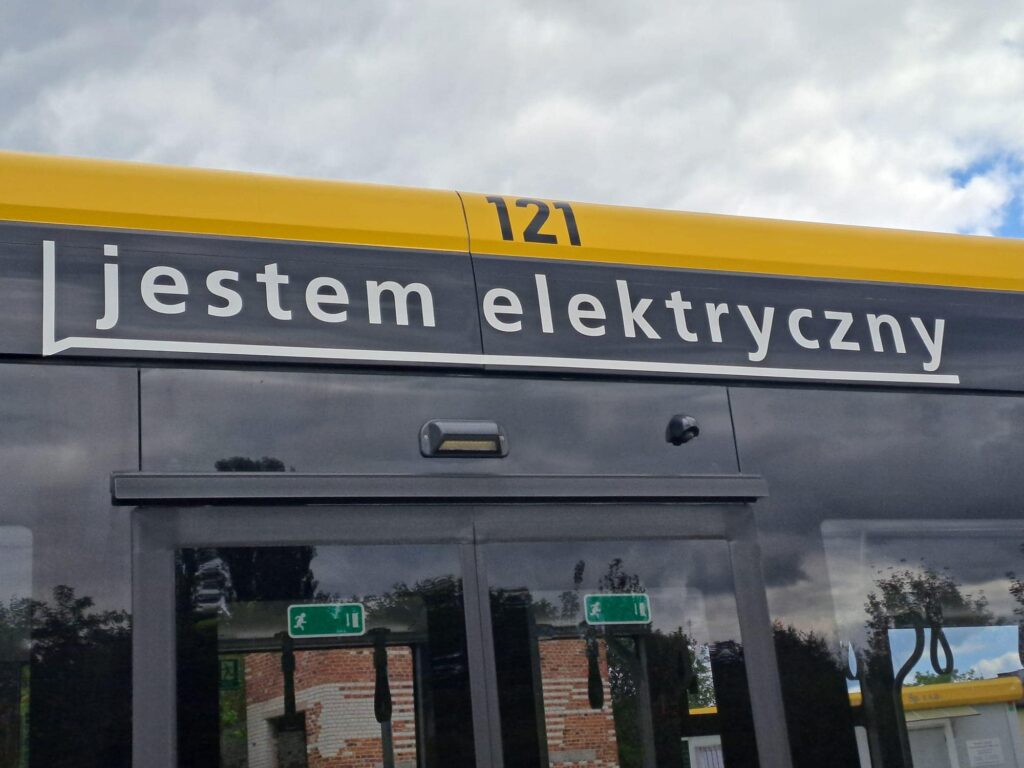 MZA Warszawa aktualizuje przetarg na 90 elektrobusów. Mniej autonomii, więcej MAXI