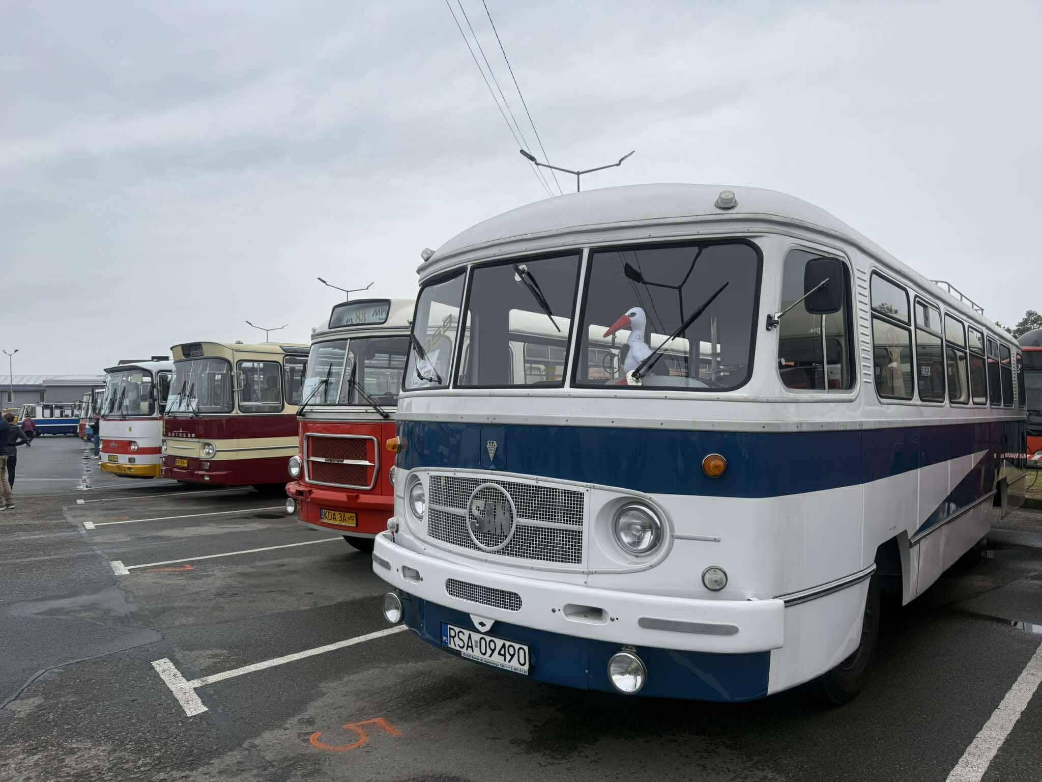 Infobus - Autosan z dużym kontraktem od PGZ. Na 300 ciężarówek plus modernizacja hal