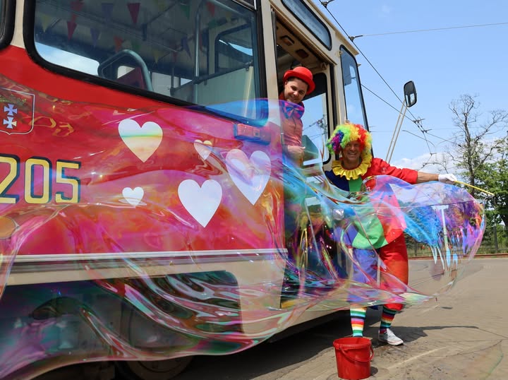 Bajkowy tramwaj znów na torach. Gdańsk świętuje Dzień Dziecka z wyjątkową atrakcją foto: gdansk.pl