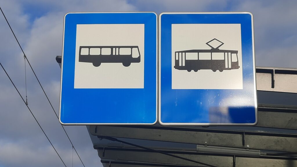Nowela o PTZ daje marszałkom transport publiczny. Beim: centralizm komunikacji w regionach