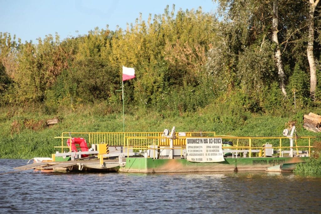 Ruszyły przeprawy promowe na Bugu foto: Gmina Drohiczyn