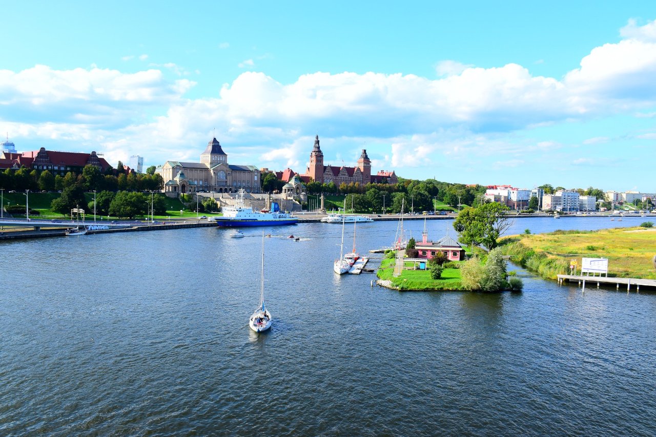 Infoship - Jedna oferta na tramwaj wodny ze Szczecina do Świnoujścia przez Nowe Warpno. w okresie 2025