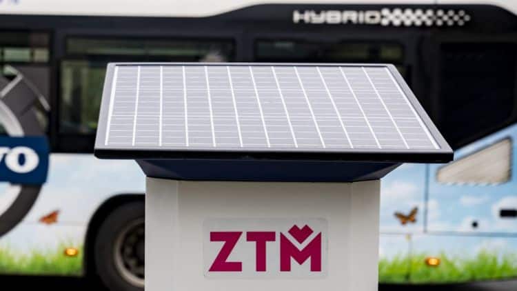 GZM rozpoczęło uruchamianie 132 solarnych automatów biletowych. Od Mera Systemy