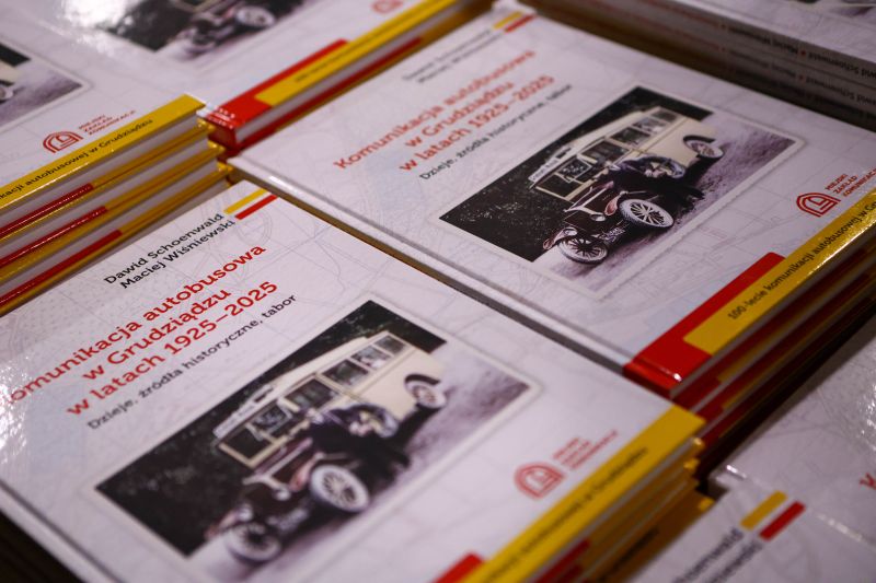 100 lat autobusów w Grudziądzu. Jubileusz, medale dla pracowników i wspomnienia fot. UM Grudziądz