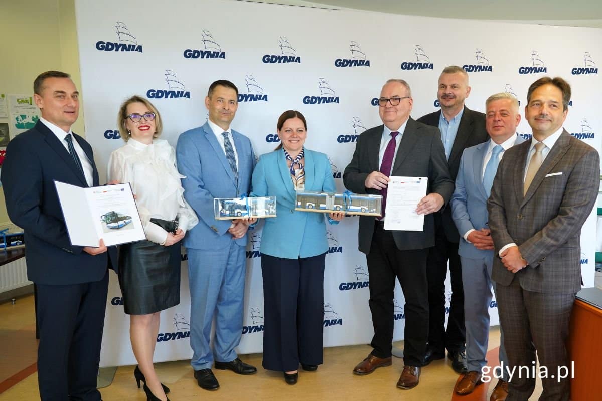 Infobus - Gdynia: 17 nowych autobusów i trolejbusów od Solarisa. Bez złotówki z budżetu miasta