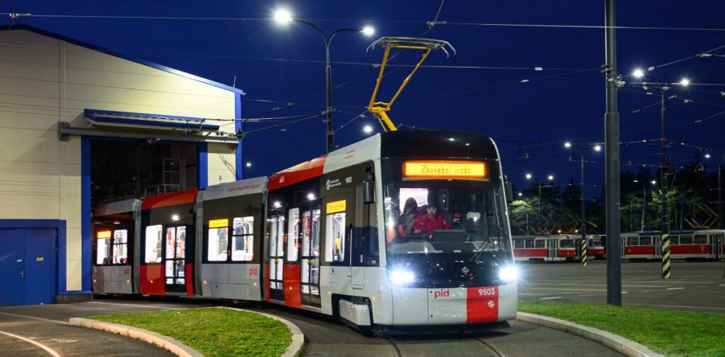 Pierwszy kurs tramwaju Skoda 52T