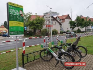 Sezon roweru miejskiego w Polkowicach wystartował! Mieszkańcy miasta mogą ponownie korzystać z 50 rowerów rozmieszczonych na 22 stacjach