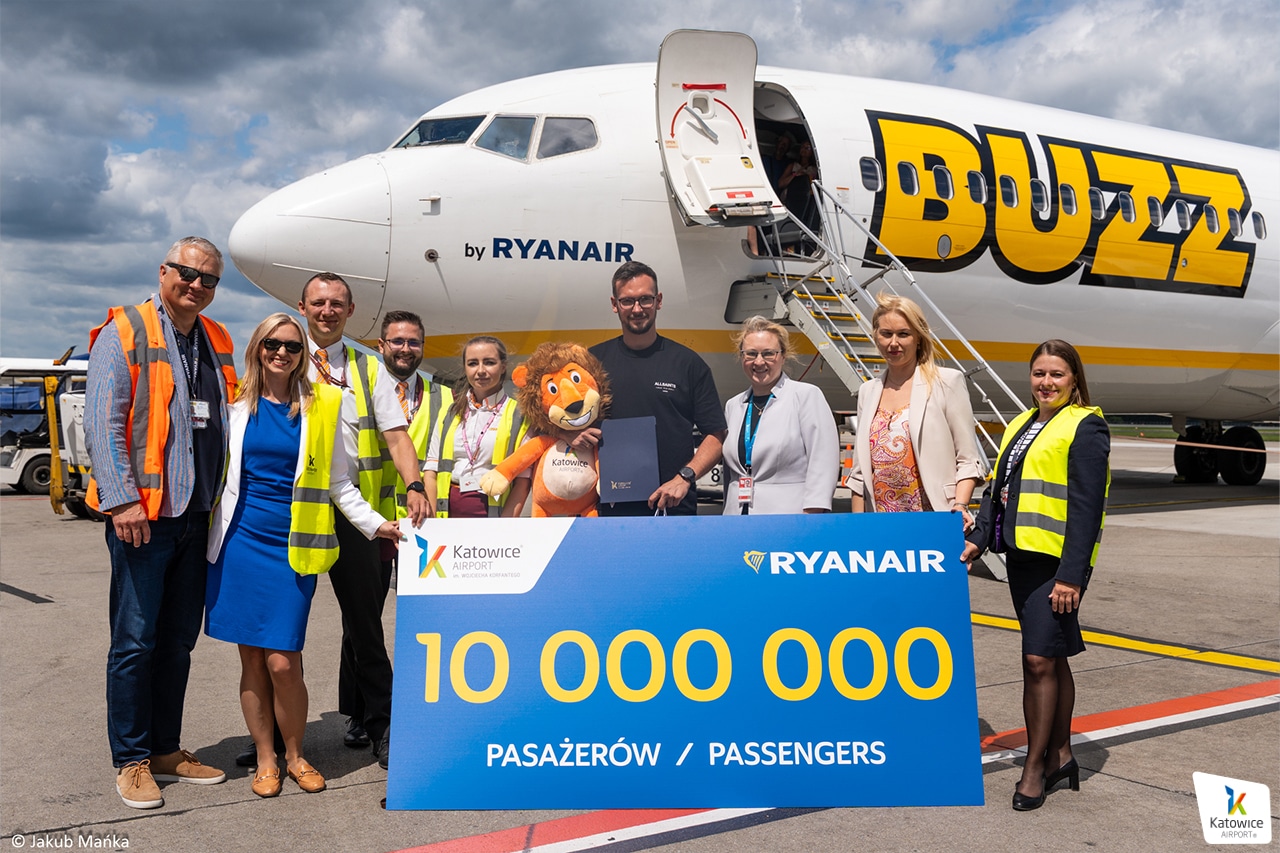 Infoair - Ryanair z 10-milionowym pasażerem na lotnisku w Katowicach