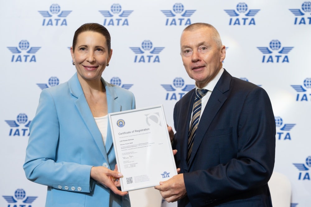 LOT certyfikowany przez IATA – nowe standardy środowiskowe w polskim lotnictwie