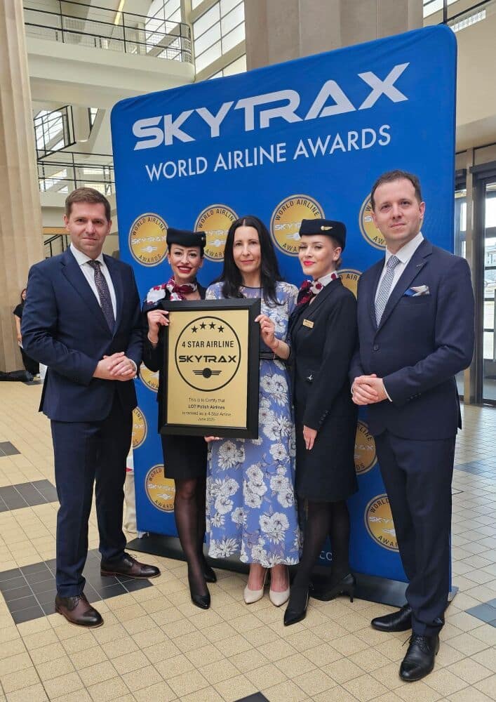 Cztery gwiazdki Skytrax dla LOT‑u – polski przewoźnik w europejskiej czołówce