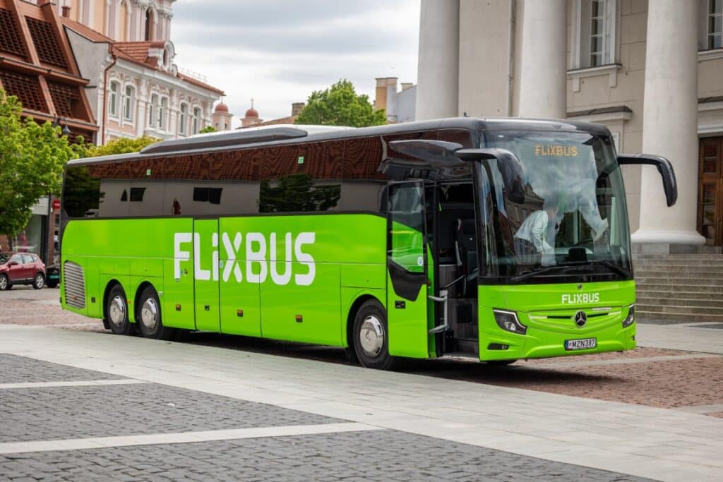 FlixBus z nową ofertą połączeń z Wilnem, Rygą i Tallinem. W kontrze do kolei