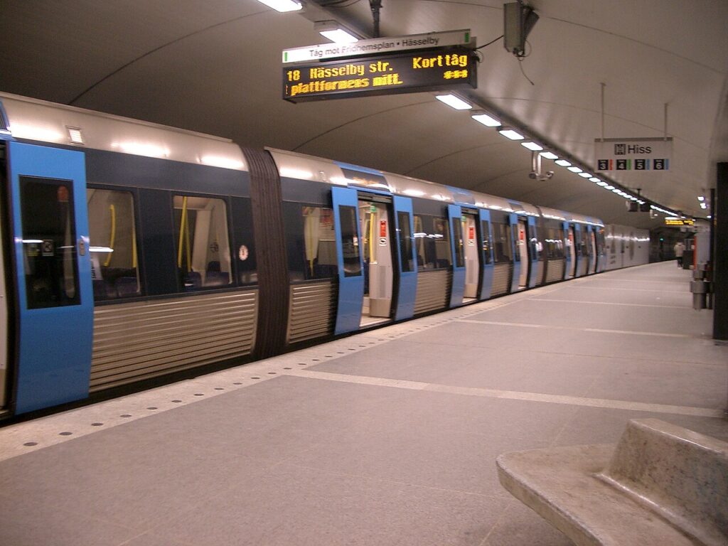 Sztokholm planuje zakup nowych lokomotyw dla metra. Ruszyły konsultacje rynkowe foto: Wikipedia/ Christian Gidlöf