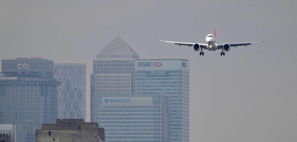 Helvetic i Embraer zmieniają reguły gry – nowa jakość lotów z London City fot. Embraer