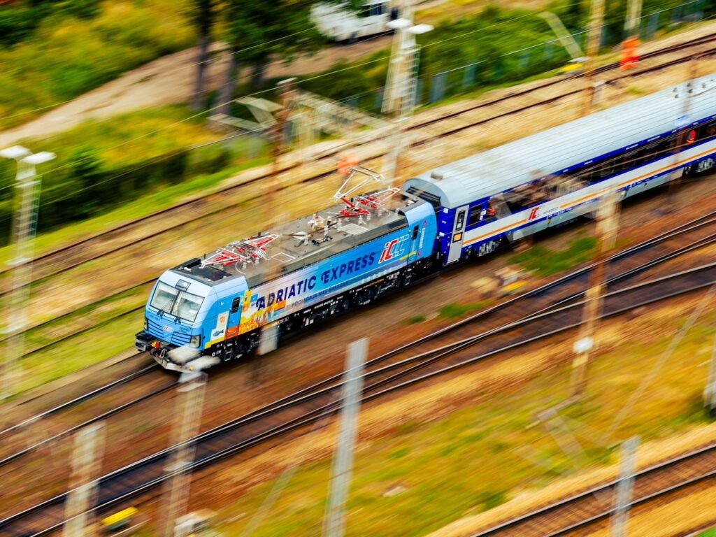 Minister Infrastruktury poinformował, że pierwszy pociąg PKP Intercity dotarł do Rijeki