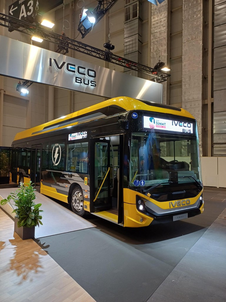 Autobus Iveco E-Way w wersji BRT