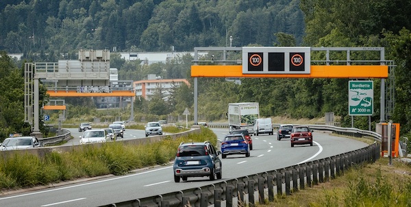 Austria z zakazem omijania zakorkowanych autostrad lokalnymi drogami