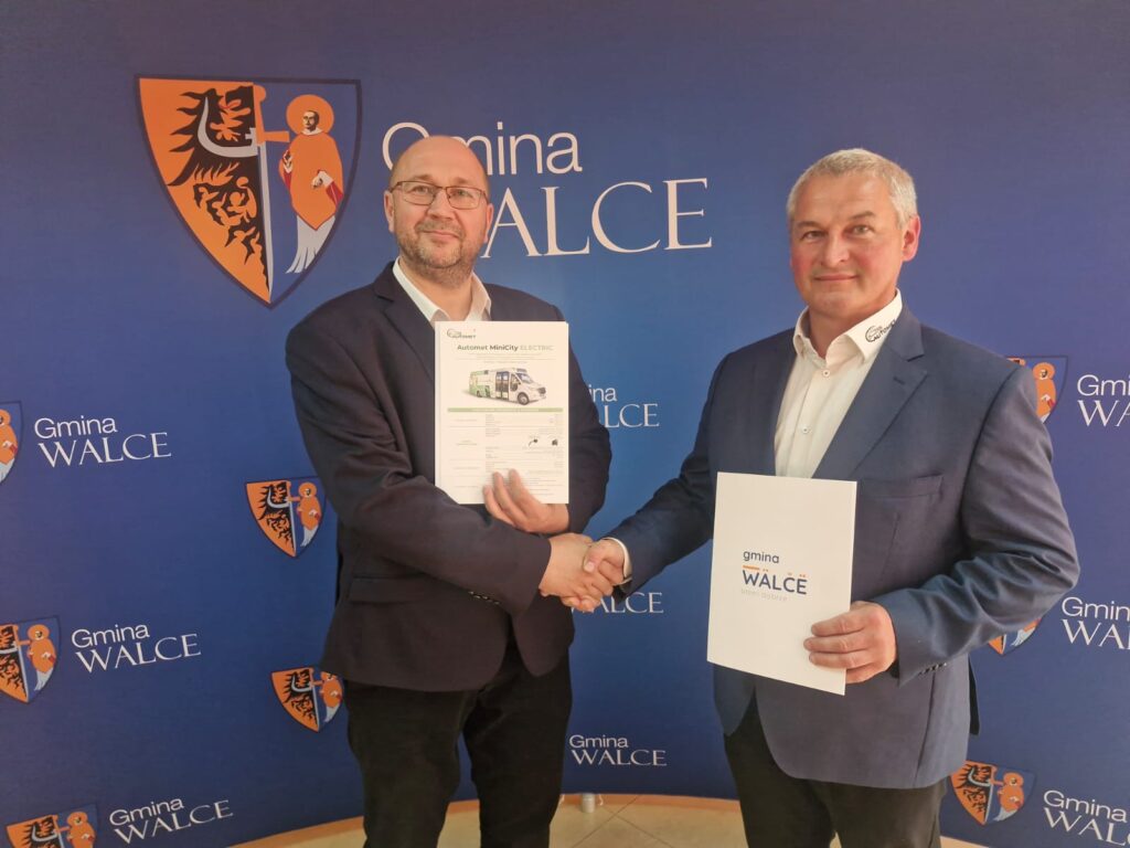 Nowy minibus elektryczny dla Gminy Walce. Automet z umową