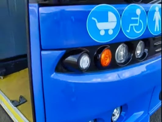 MPK Kraków z umową na 190 autobusów diesla od Solarisa. W tle przyjazd Autosanów