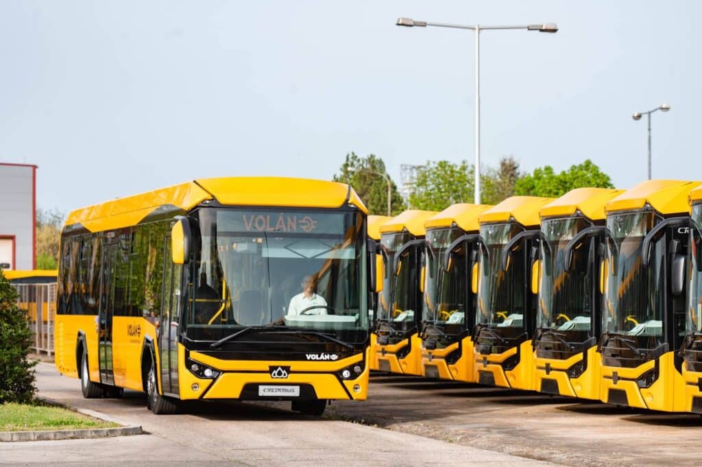 Węgierski Credobus z nową dostawą: 131 Credobusów trafi do MÁV