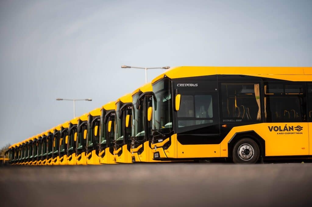 Węgierski MAV-Volanbusz odbiera 131 autobusów Credobus Econell 12 Next